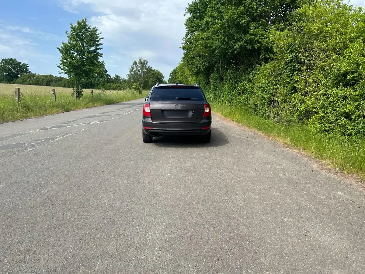 Gebraucht Skoda Superb 170 PS (125 kW) 2010 Braun Kombi