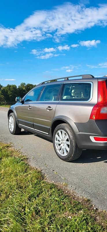 Gebraucht Volvo XC70 163 PS (119 kW) 2010 Braun Kombi