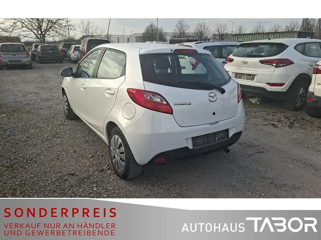 Gebraucht Mazda 2 Active 75 PS (55 kW) 2011 Arachneweiß metallic Kleinwagen