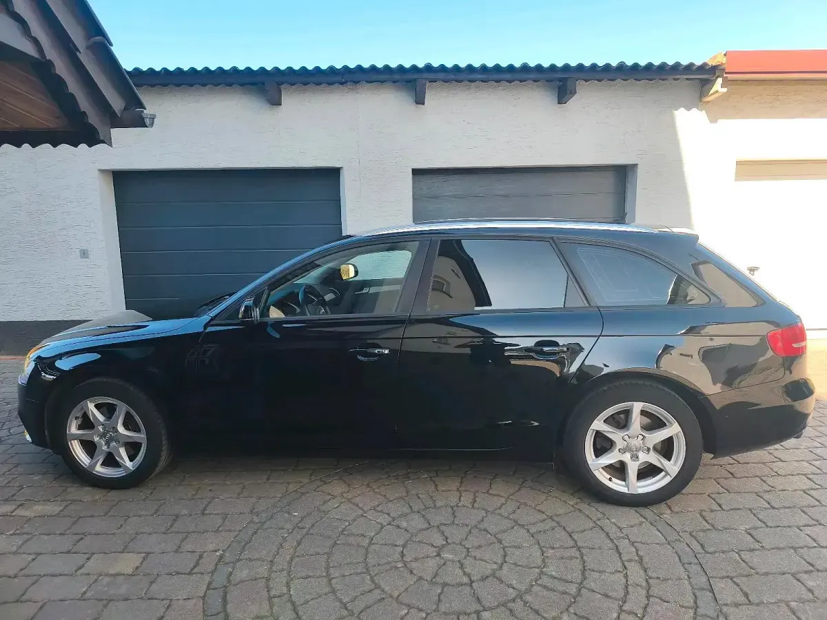 Second-hand Audi A4 120 CP (88 kW) 2015 Negru Break