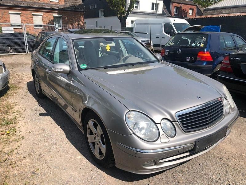 Usata Mercedes E320 204 CV (150 kW) 2005 Beige Berlina