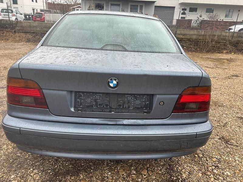 Gebraucht BMW 525 163 PS (119 kW) 2001 Blau Limousine