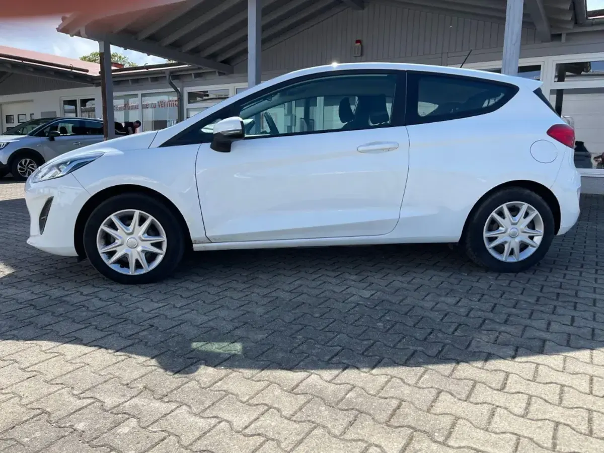 Gebraucht Ford Fiesta Trend 75 PS (55 kW) 2020 Weiß Kleinwagen