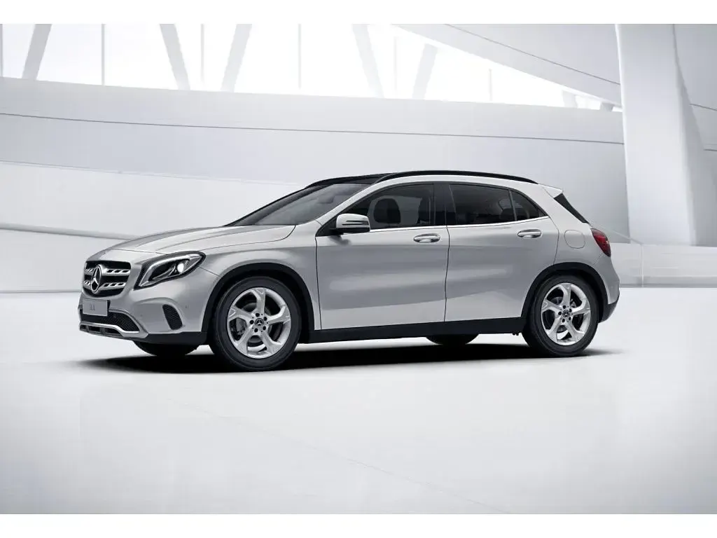 Gebraucht Mercedes GLA180 122 PS (89 kW) 2019 Silber iridiumsilber (metallic) SUV