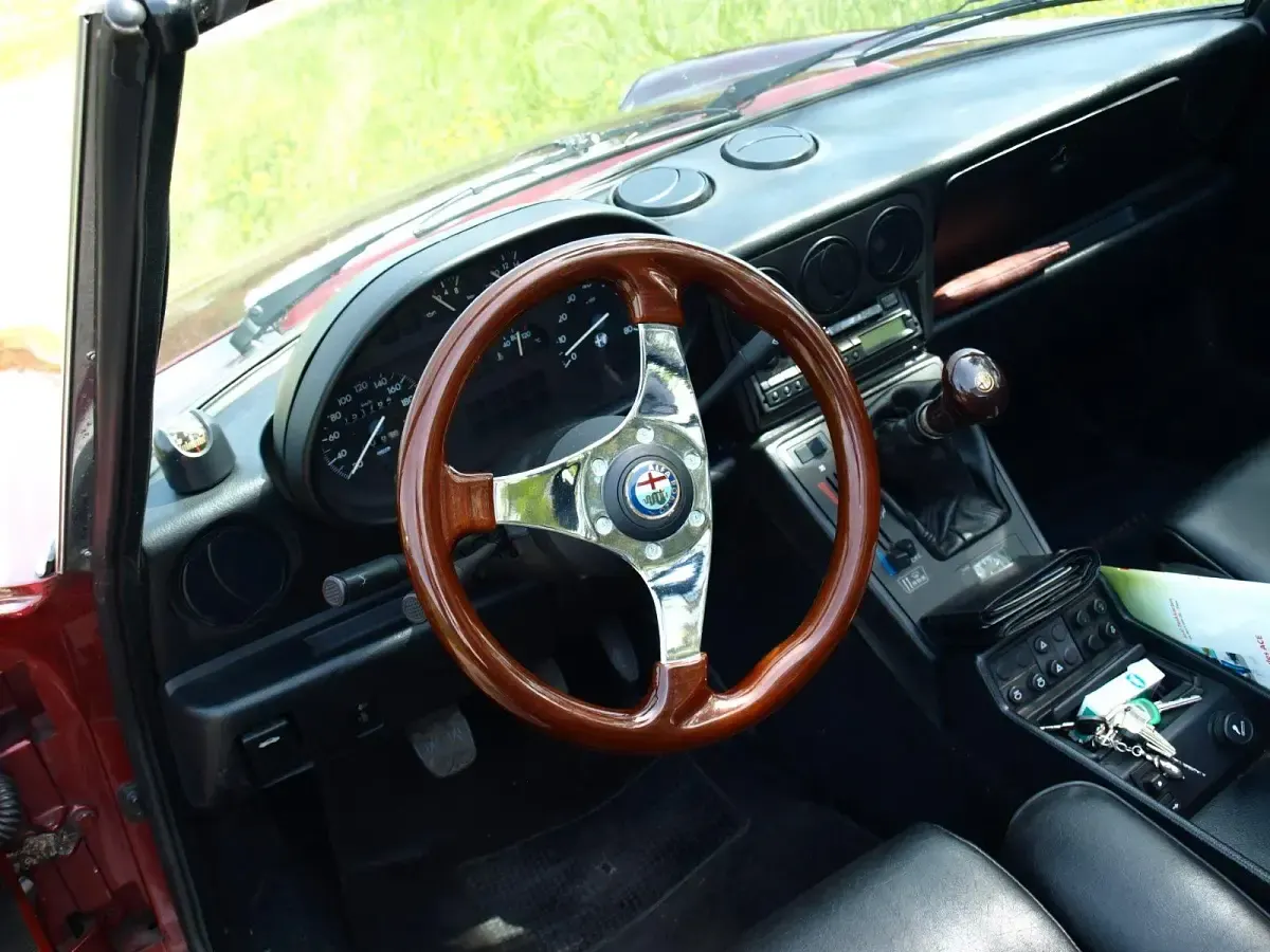 Gebraucht Alfa Romeo Spider 120 PS (88 kW) 1992 Rot Cabrio