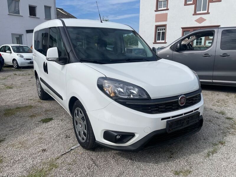 Weiß Gebraucht 2020 Fiat Doblò Van / Kleinbus | 14.000 € (Fairer Preis) - Bild 1/4
