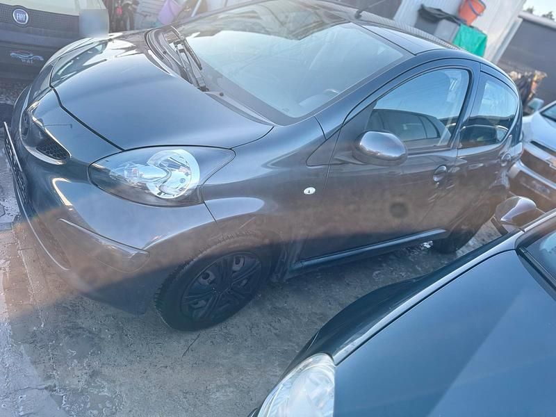 Gebraucht Toyota Aygo 68 PS (50 kW) 2007 Schwarz Kleinwagen