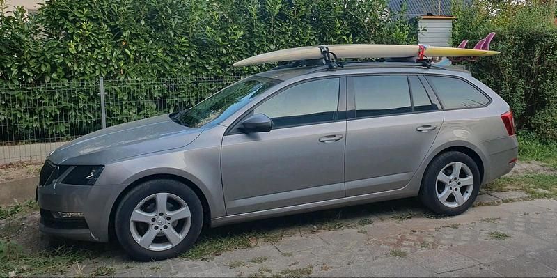 Beige Gebraucht 2017 Skoda Octavia Kombi | 13.900 € (Etwas zu teuer) - Bild 1/1