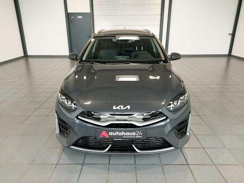 Gebraucht Kia Ceed Spirit 141 PS (103 kW) 2022 Grau Kleinwagen