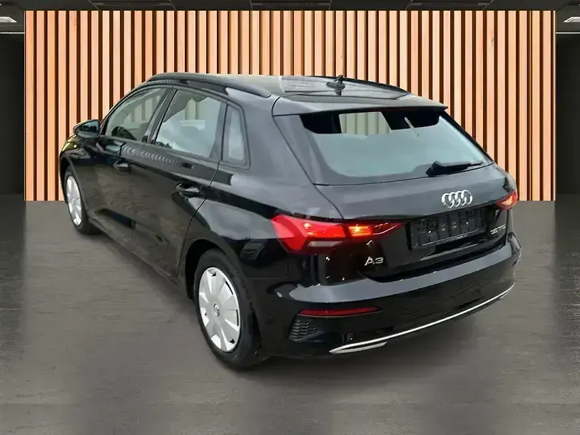Gebraucht Audi A3 e-tron Advanced 150 PS (110 kW) 2024 Mythosschwarz metallic Kleinwagen