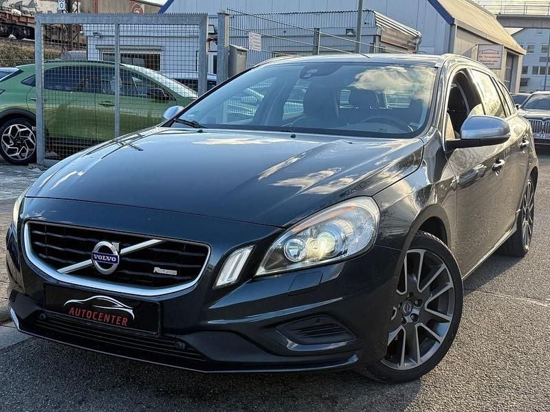 Grau Gebraucht 2013 Volvo V60 R-Design Kombi | 9.900 € (Fairer Preis) - Bild 1/4
