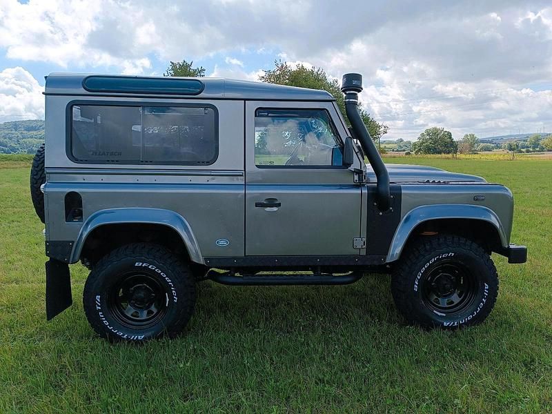 Gebraucht Land Rover Defender 122 PS (89 kW) 2009 Grau Kombi