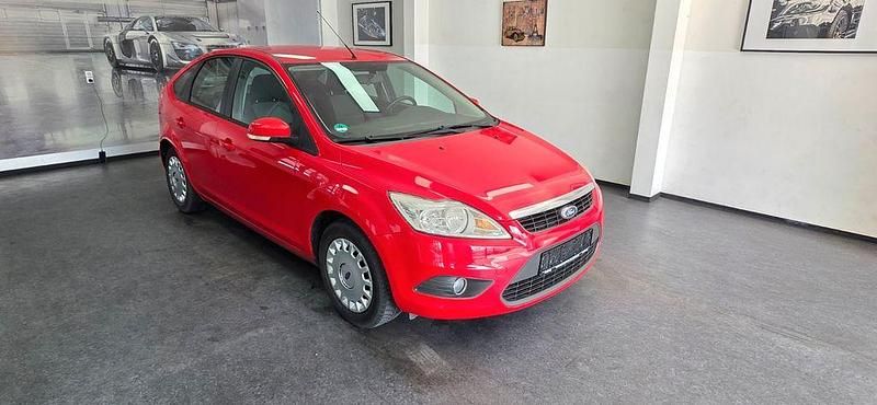 Gebraucht Ford Focus Titanium 101 PS (74 kW) 2011 Rot Limousine