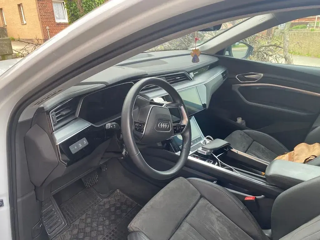 Gebraucht Audi e-tron 230 kW (313 PS) 2021 Weiß SUV
