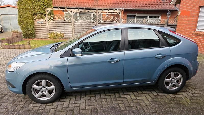Gebraucht Ford Focus 101 PS (74 kW) 2009 Grau Limousine