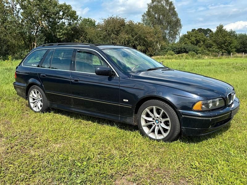 Blau Gebraucht 2004 BMW 525 Kombi | 2.500 € (Fairer Preis) - Bild 1/4