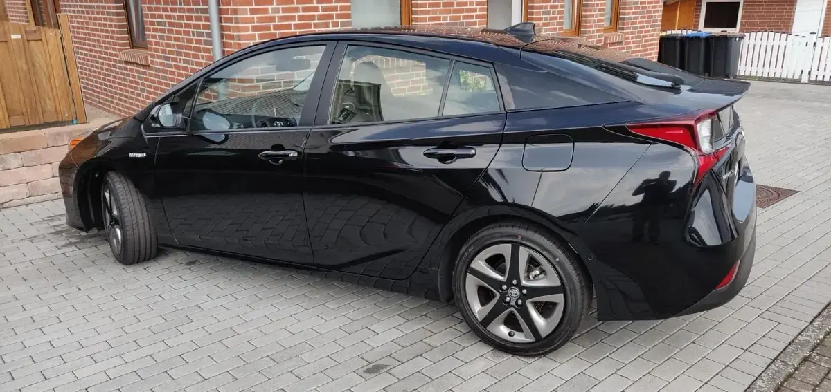 Gebraucht Toyota Prius Executive 122 PS (89 kW) 2021 Schwarz Kleinwagen