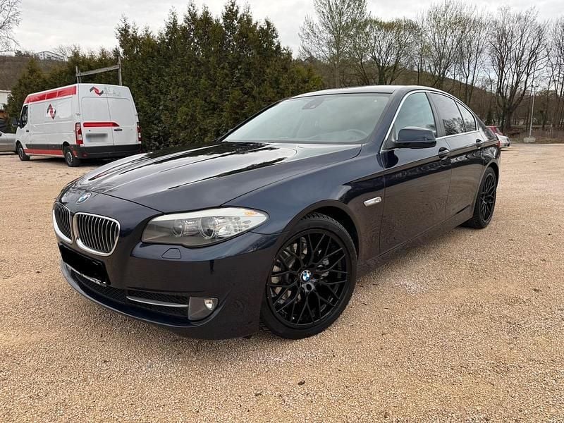 Gebraucht BMW 523 204 PS (150 kW) 2010 Blau Limousine
