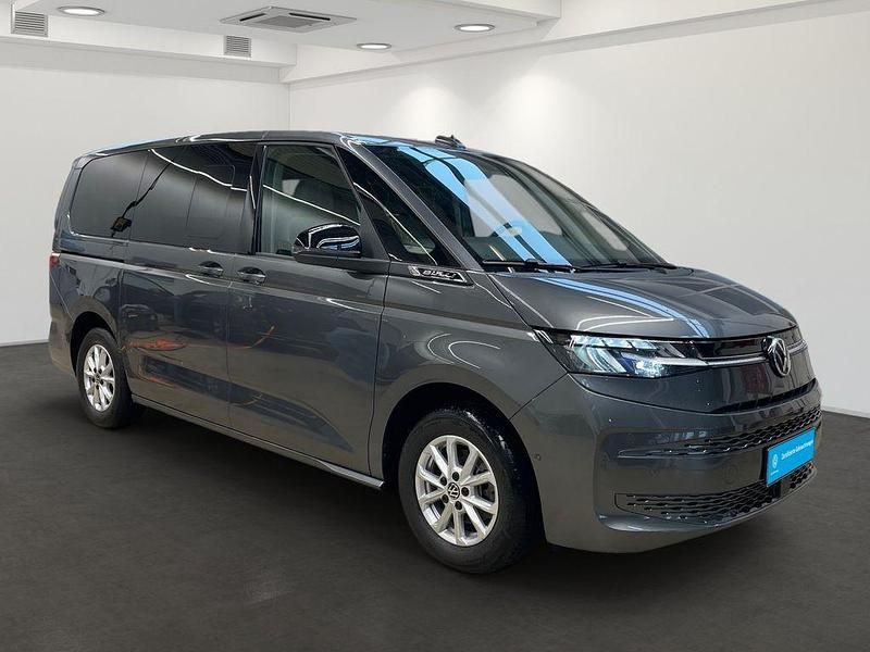 Gebraucht VW Multivan Life 150 PS (110 kW) 2025 Grau Van