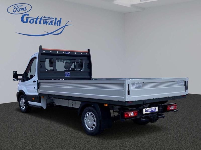 Gebraucht Ford Transit Trend 131 PS (96 kW) 2023 Frostweiß Van / Kleinbus