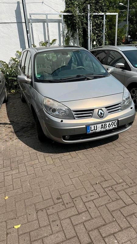 Gelb Gebraucht 2004 Renault Scénic II Van / Kleinbus | 1.999 € - Bild 1/4