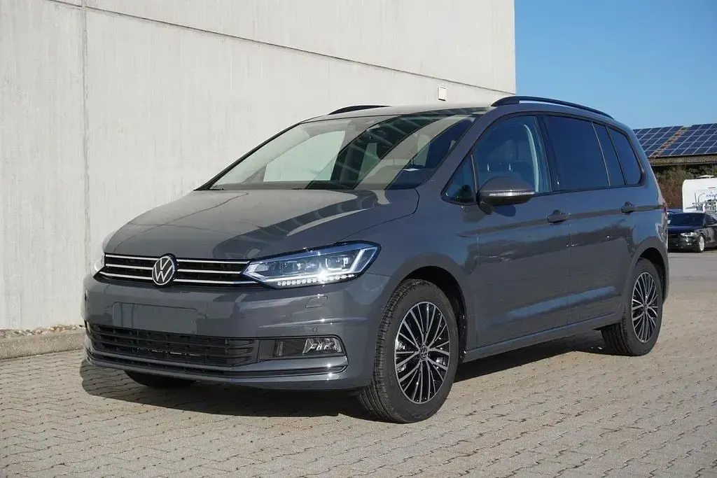 Neu VW Touran S 150 PS (110 kW) 2026 Delfingrau metallic Van / Kleinbus