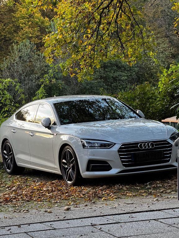 Weiß Gebraucht 2018 Audi A5 Design Coupé | 23.800 € (Fairer Preis) - Bild 1/4