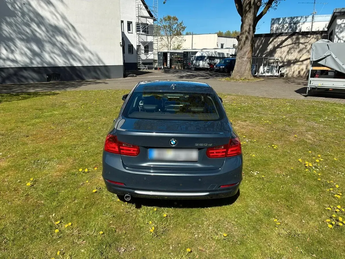 Gebraucht BMW 320 Comfort Edition 184 PS (135 kW) 2014 Grau Limousine