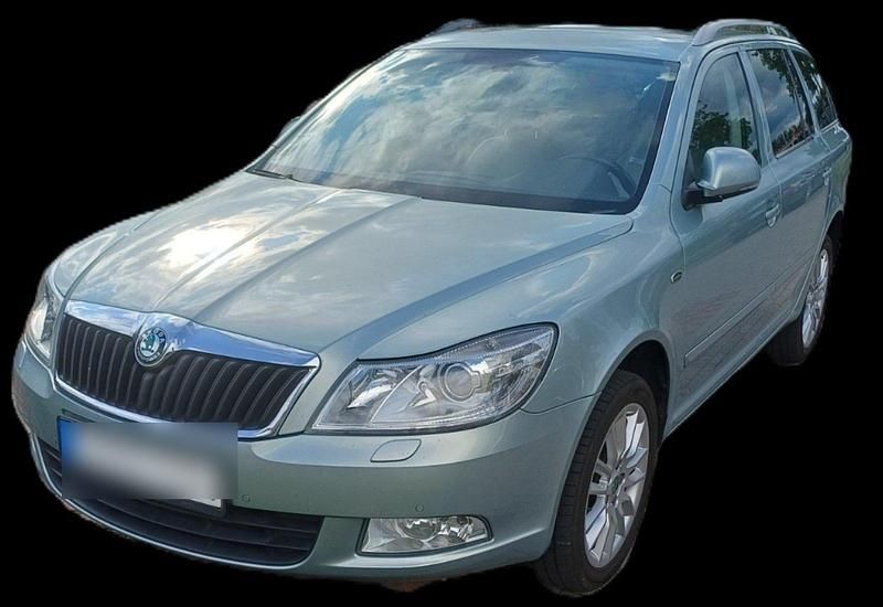 Andere farben Gebraucht 2011 Skoda Octavia LAURIN & KLEMENT Kombi | 5.250 € (Superpreis) - Bild 1/4