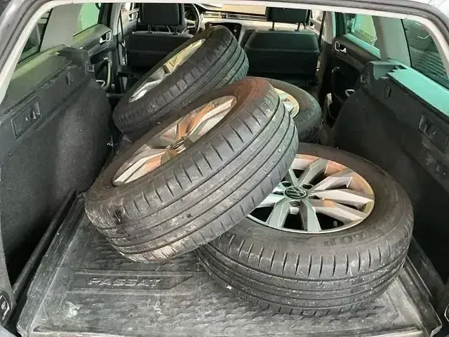 Używany VW Passat 122 KM (89 kW) 2022 Srebrny Kombi
