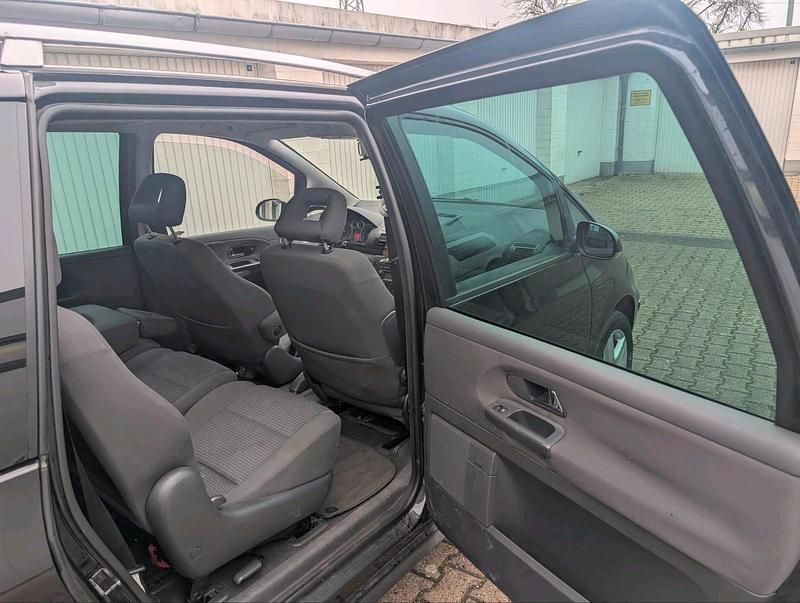 Gebraucht VW Sharan 115 PS (84 kW) 2008 Schwarz Van / Kleinbus