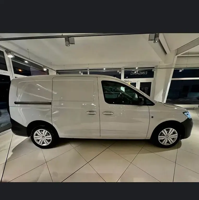 Gebraucht VW Caddy Maxi 122 PS (89 kW) 2022 Weiß Van / Kleinbus