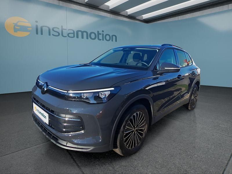 Grau Gebraucht 2024 VW Tiguan SUV | 38.949 € (Teuer) - Bild 1/4