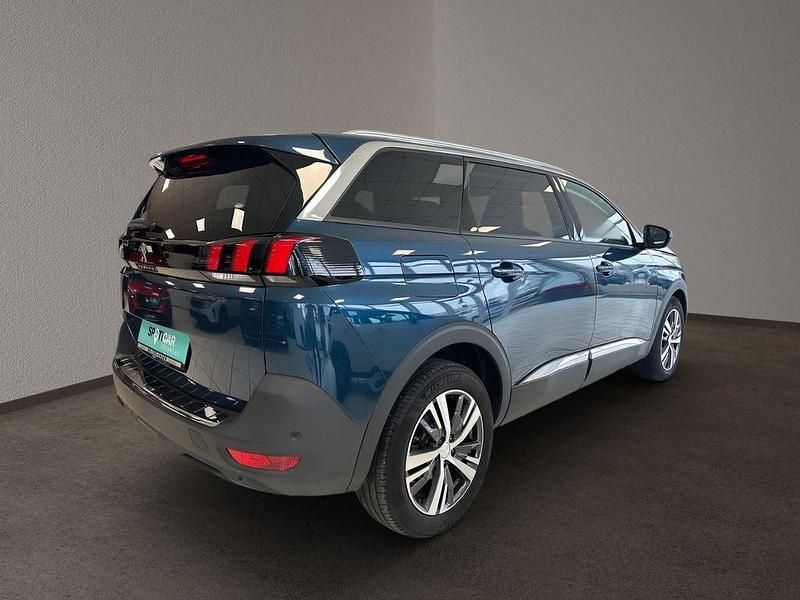 Gebraucht Peugeot 5008 Allure 131 PS (96 kW) 2022 Celebes blau SUV