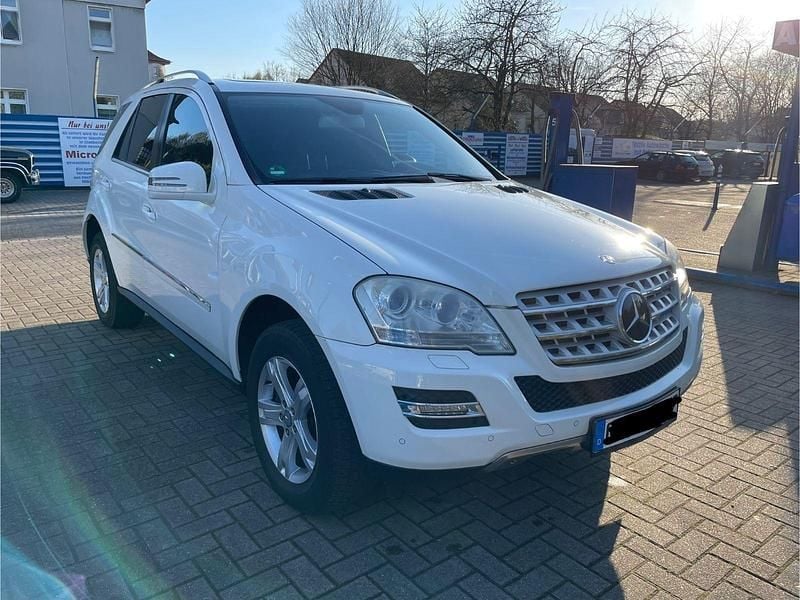 Gebraucht Mercedes ML350 Edition 231 PS (169 kW) 2010 Weiß SUV
