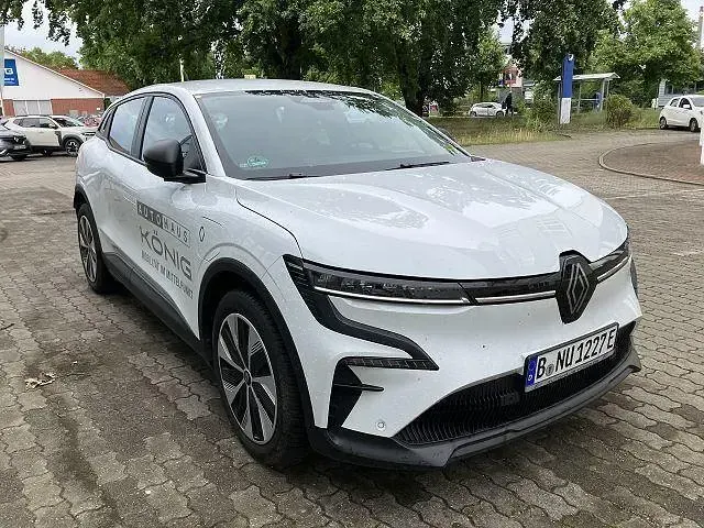 Gebraucht Renault Megane E-Tech Evolution 96 kW (131 PS) 2023 Weiß Limousine