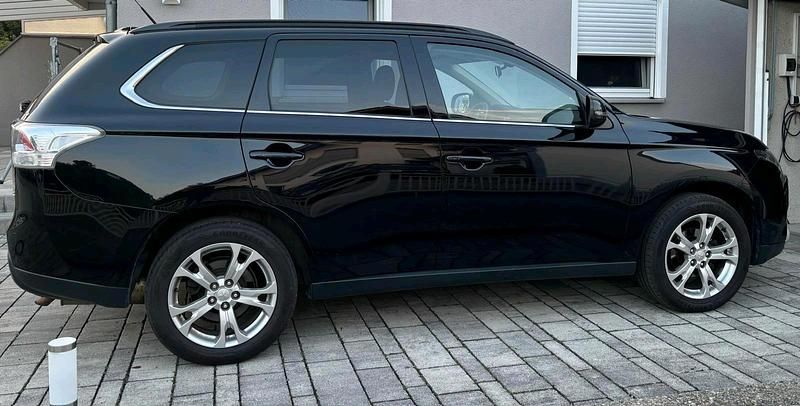 Gebraucht Mitsubishi Outlander 150 PS (110 kW) 2013 Schwarz SUV