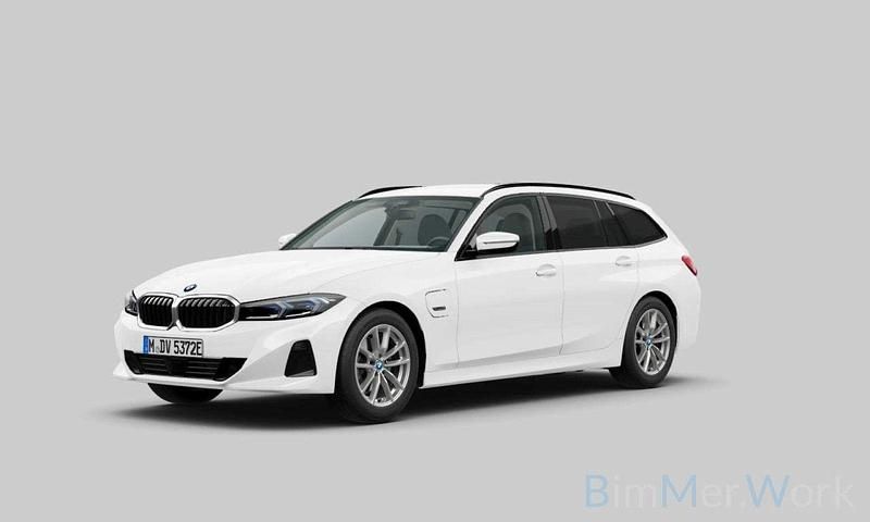 Weiß Gebraucht 2022 BMW 330e Sport Line Limousine | 25.999 € (Fairer Preis) - Bild 1/2