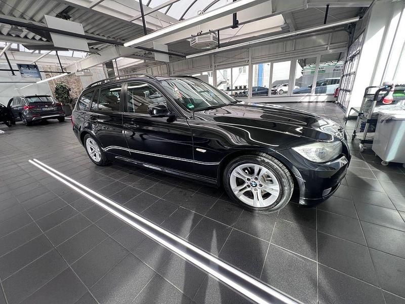 Gebraucht BMW 318 143 PS (105 kW) 2009 Schwarz Kombi