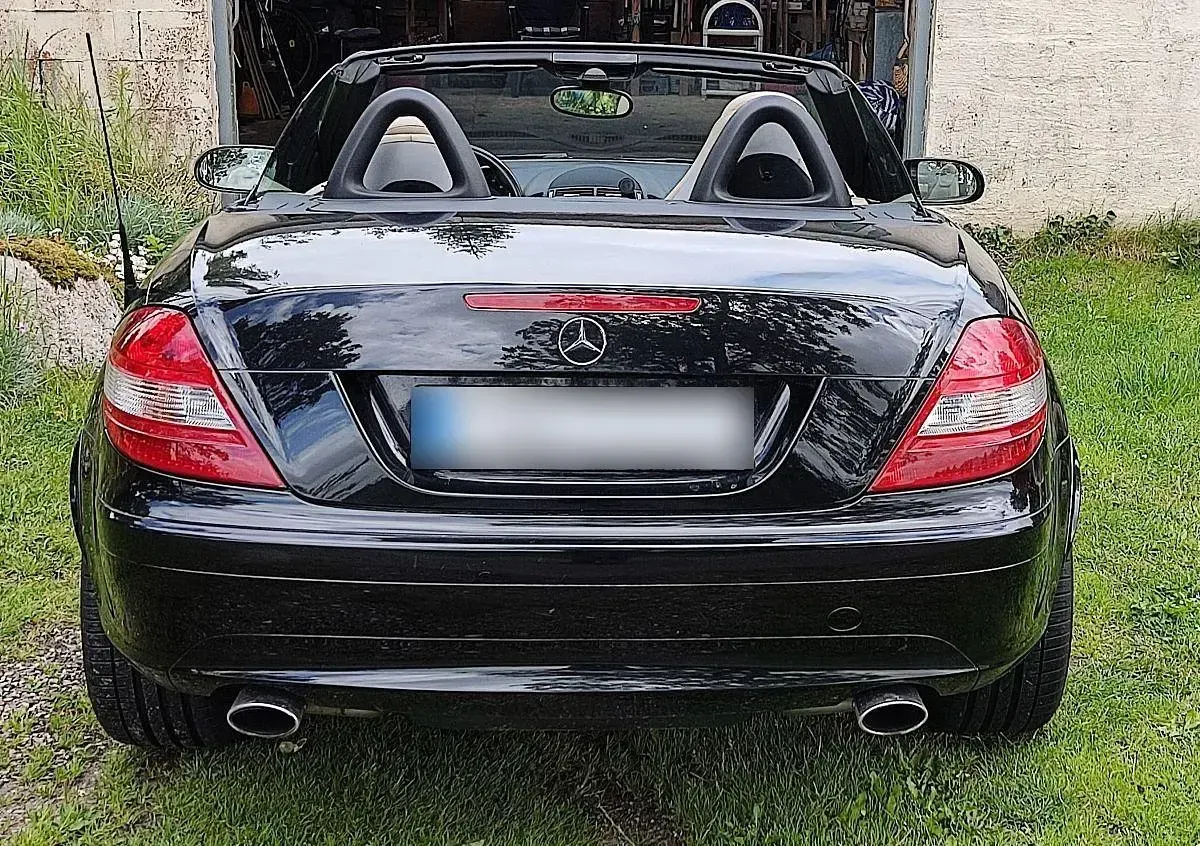 Second-hand Mercedes SLK200 163 CP (119 kW) 2007 Negru Cabrio