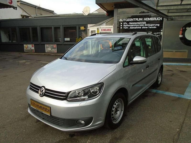 Silber Gebraucht 2015 VW Touran Trendline Van / Kleinbus | 8.990 € (Guter Preis) - Bild 1/4