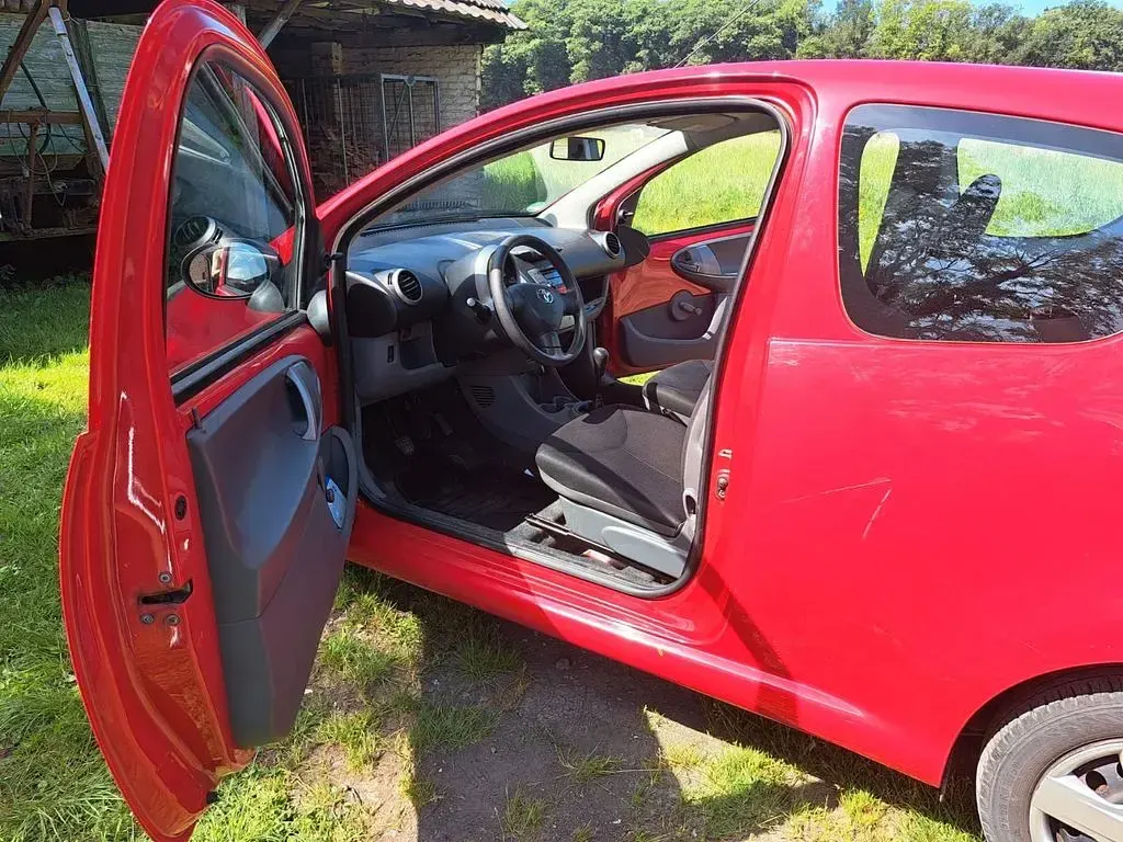 Gebraucht Toyota Aygo 68 PS (50 kW) 2009 Rot Kleinwagen
