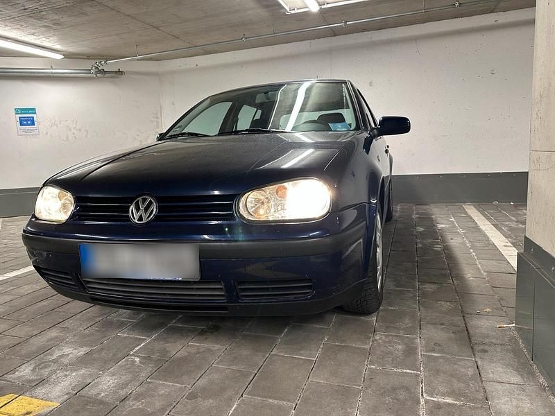 Gebraucht VW Golf IV 84 PS (61 kW) 2002 Blau Kleinwagen
