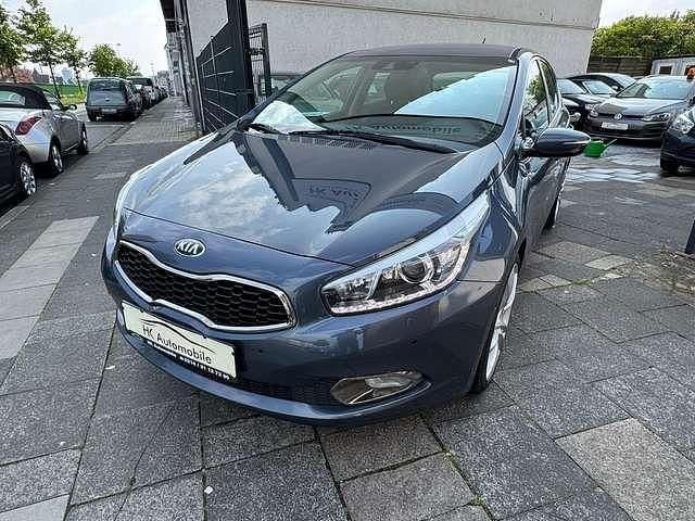 (d7u) planetenblau met. Gebraucht 2013 Kia Ceed Spirit Limousine | 8.500 € (Fairer Preis) - Bild 1/4