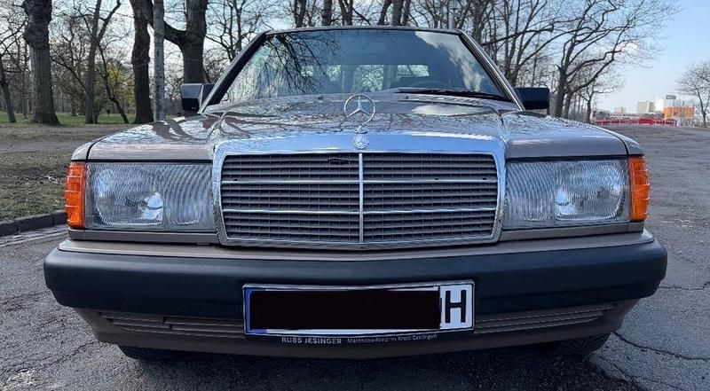 Gebraucht Mercedes 190 118 PS (86 kW) 1990 Braun Limousine