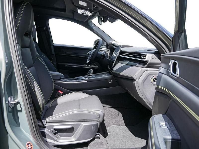 Neu Lynk & Co 01 280 PS (205 kW) 2025 Grün SUV