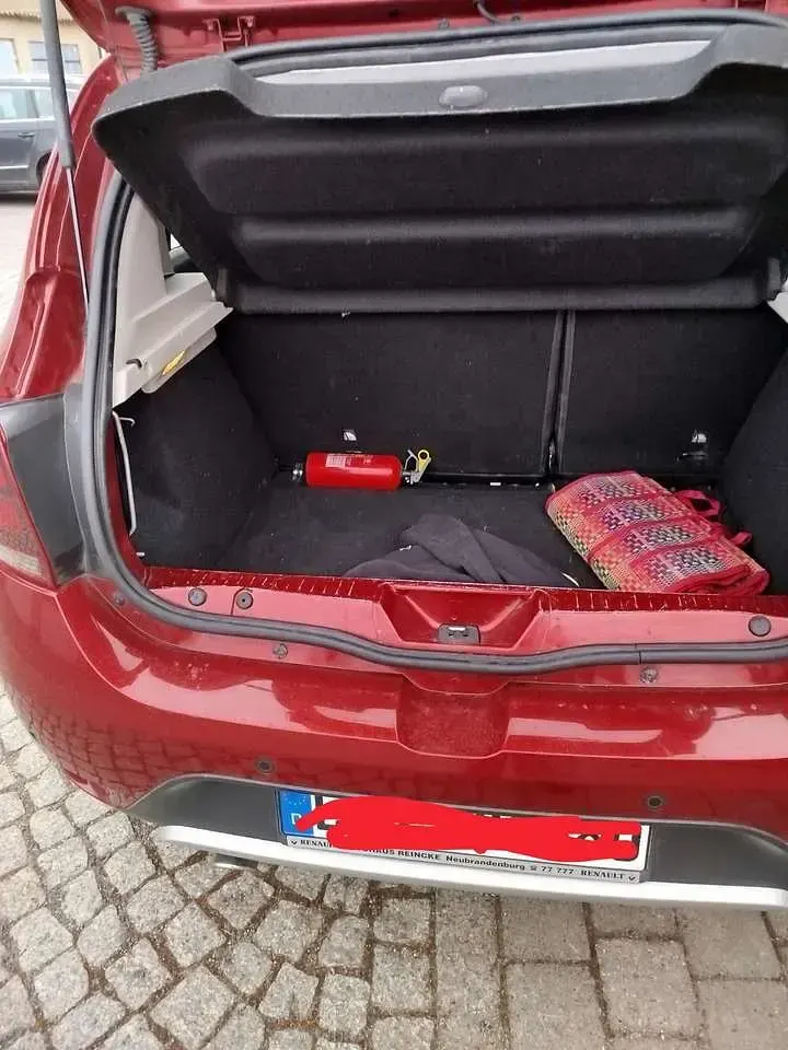 Gebraucht Dacia Sandero 95 PS (69 kW) 2019 Rot Limousine