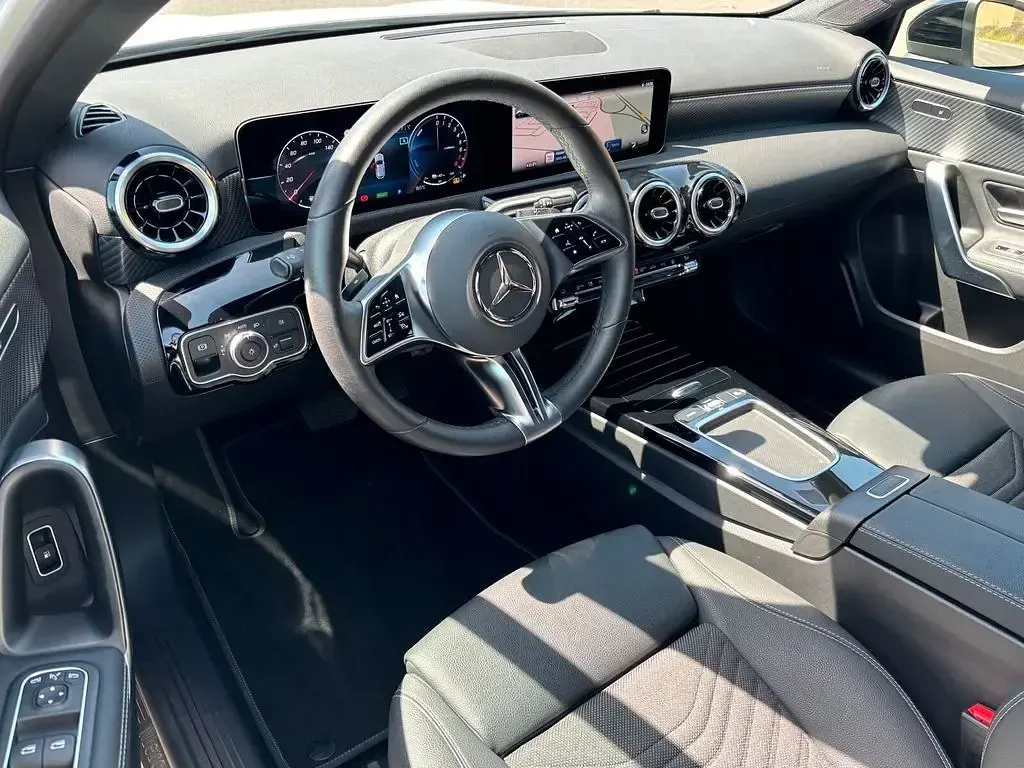 Gebraucht Mercedes A250 Advanced 218 PS (160 kW) 2025 Weiß Limousine