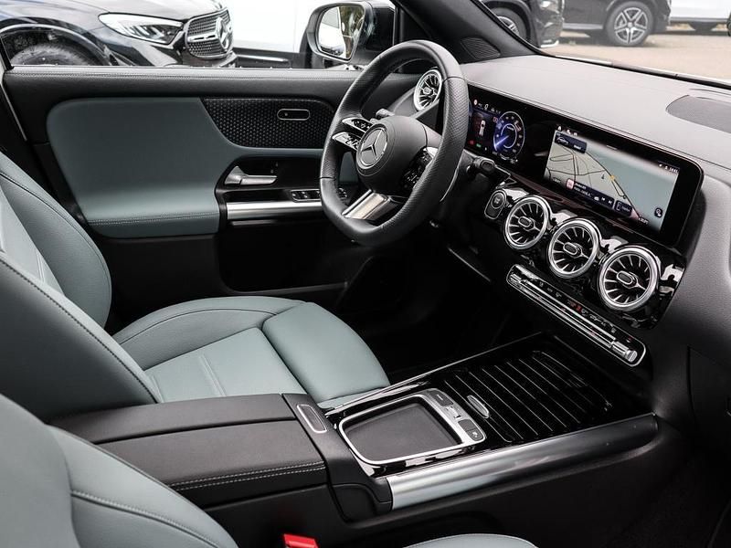 Gebraucht Mercedes EQA300 AMG 167 kW (228 PS) 2024 Weiss polarweiss SUV