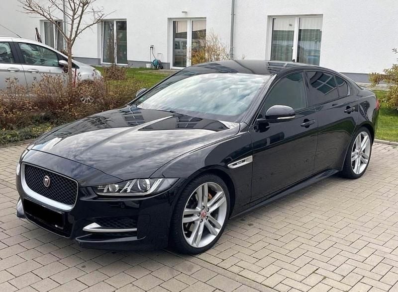 Schwarz Gebraucht 2016 Jaguar XE R-Sport Limousine | 11.500 € (Superpreis) - Bild 1/4